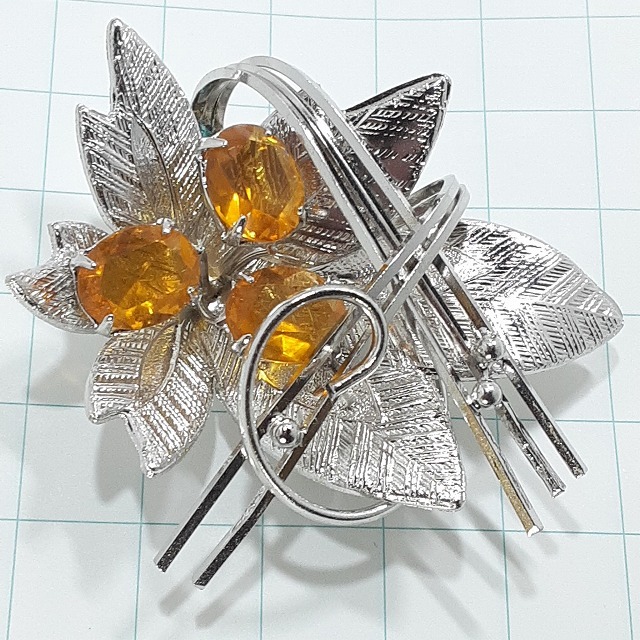 送料無料)ビンテージ☆オレンジラインストーン フラワーデザイン☆アンティーク ブローチ A28686拍卖