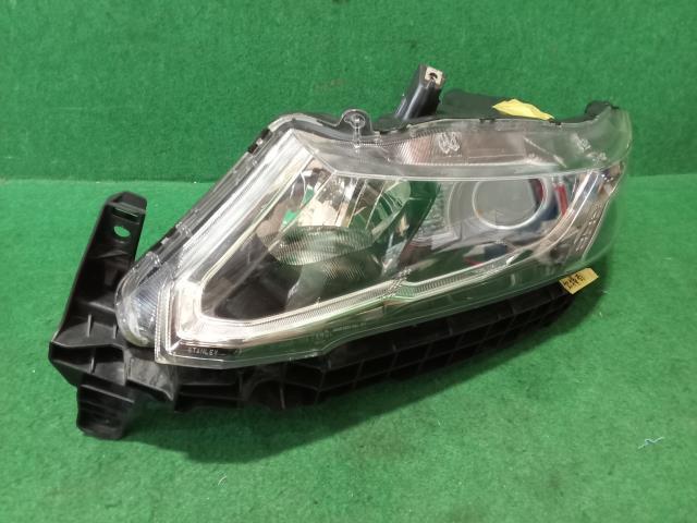 オデッセイ DBA-RB3 左 ヘッド ライト ランプ NH731P拍卖