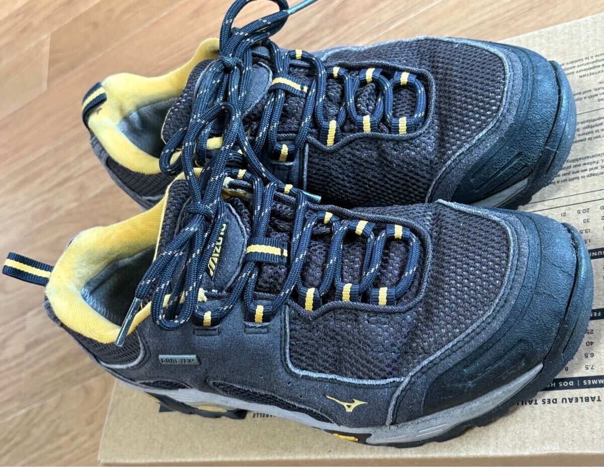 mizunoミズノローカットスニーカー 登山靴防水gore-tex 19KM-25009 22.5cm拍卖