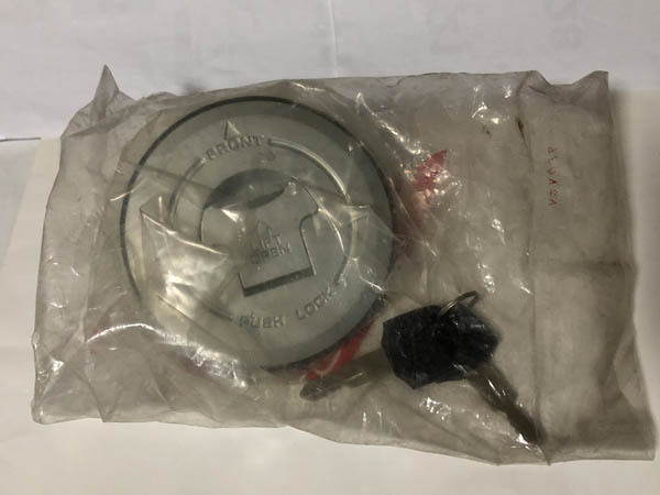 ホンダ ホーネット 純正 タンクキャップ 未使用 未開封 CBR250 VTR250拍卖