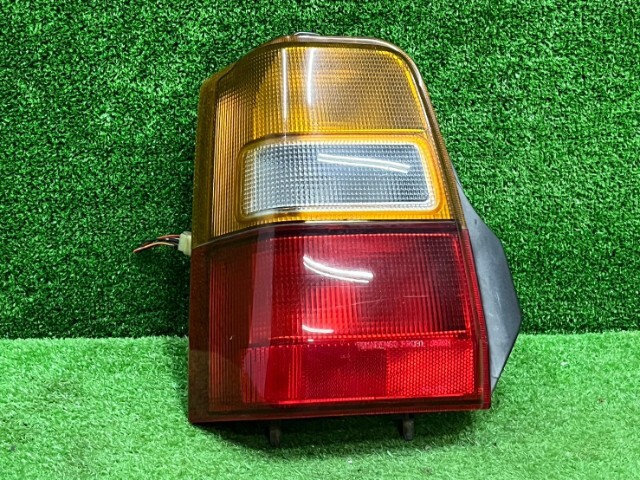 スズキ アルトワークス  HA11S テールランプ左(助手席側後ろ)35670-70G00拍卖