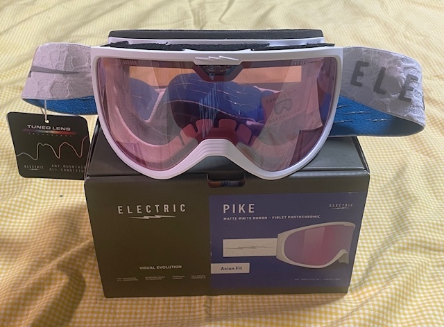 【即決】新品・未使用ELECTRIC PIKE MATTE WHITE NURON バイオレットフォトクロミックレンズ ホワイト 人気カラー TUNED調光レンズ43%OFF拍卖