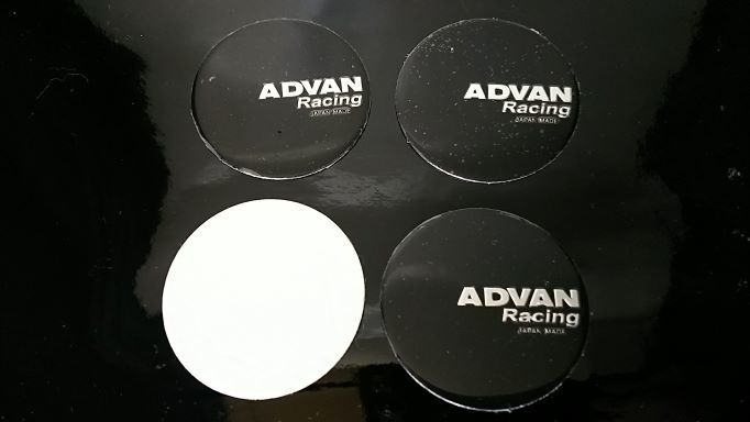 ADVAN 45mm 黒銀 4コ 平面ステッカー ホイールキャップ ヴェルファイア ランクル クラウン ヴォクシー アクア ハリアー 86 マークX拍卖