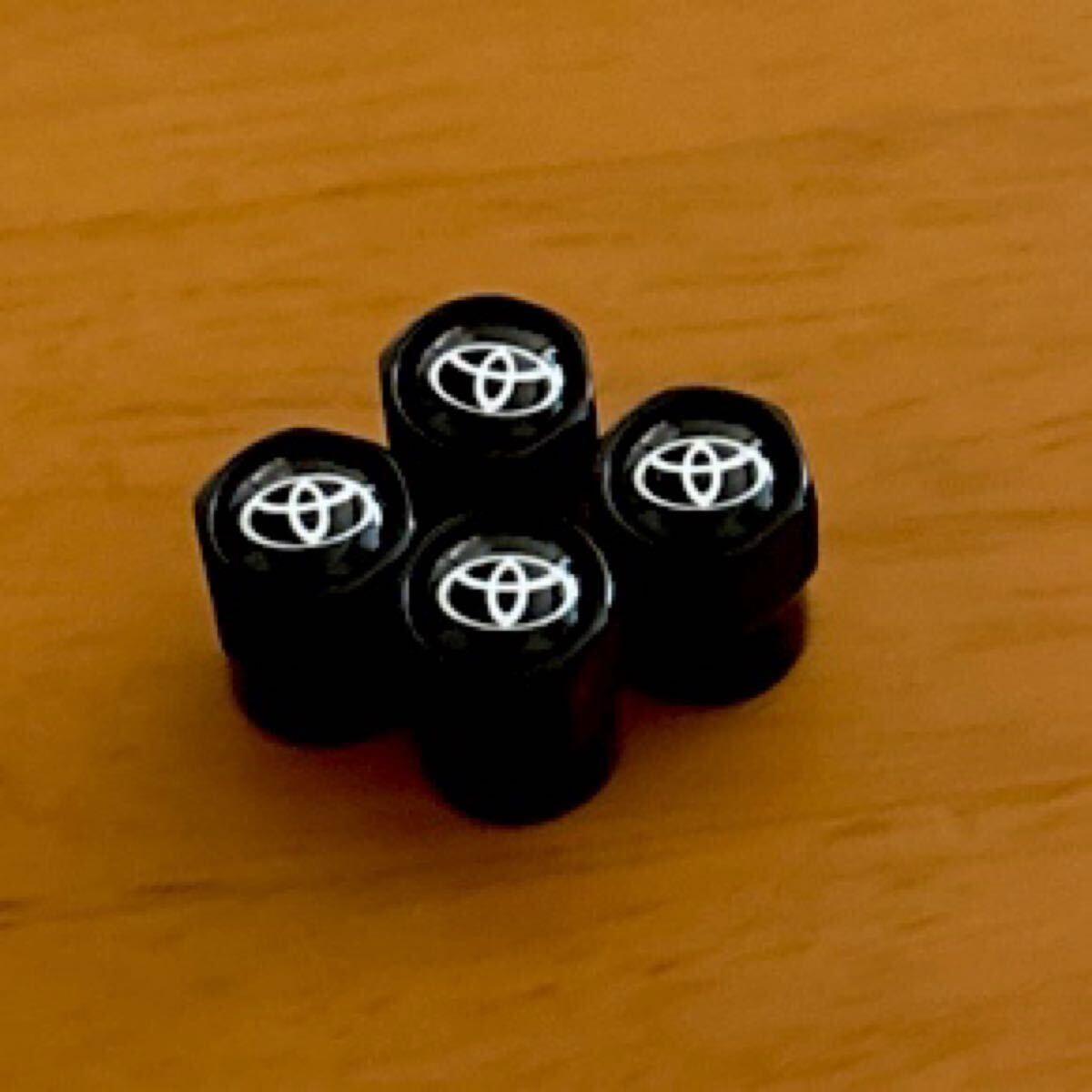 トヨタ TOYOTA タイヤホイール ブラック エアバルブキャップ…拍卖