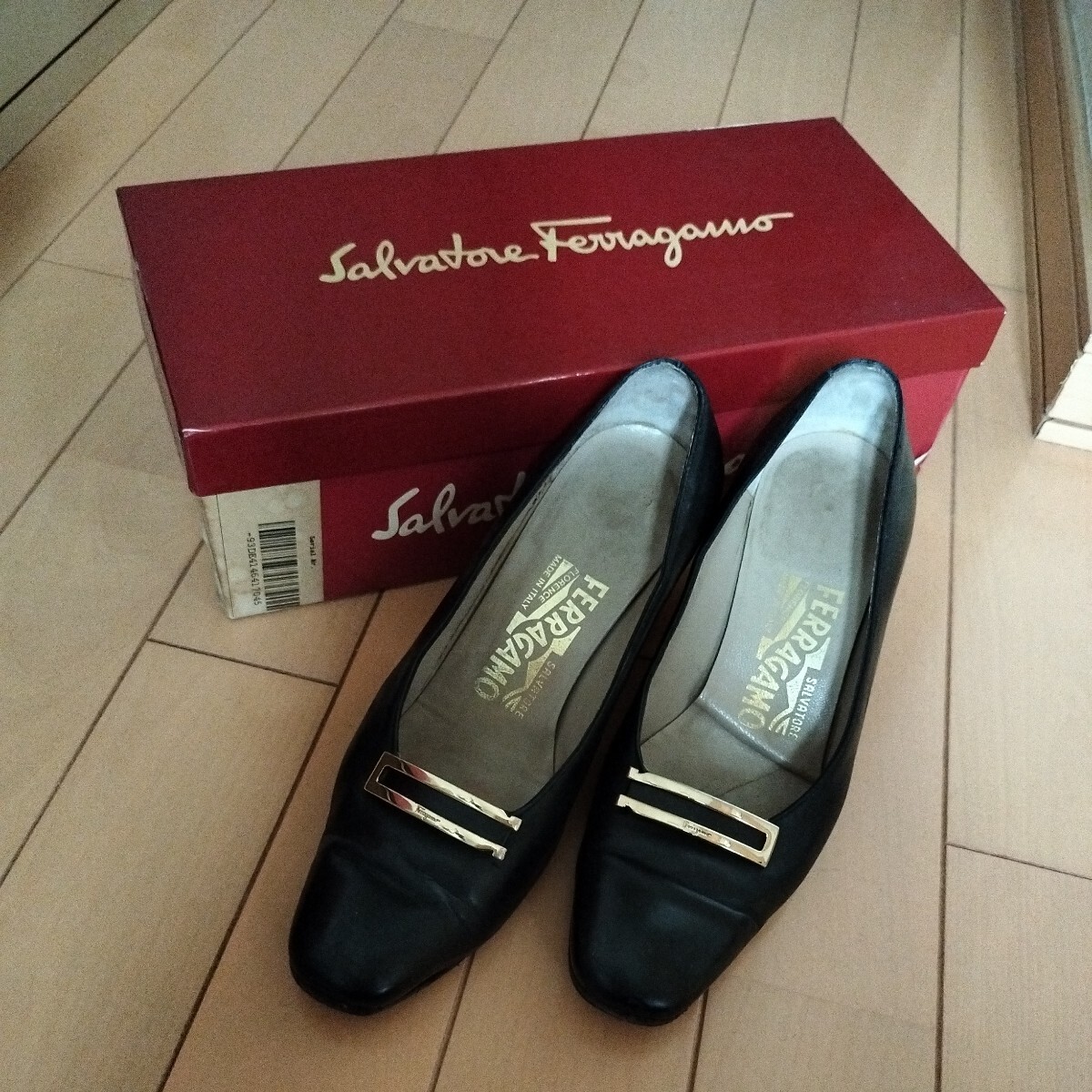 ☆サルヴァトーレフェラガモ Salvatore Ferragamo☆ ヒール パンプス 黒 22cm拍卖