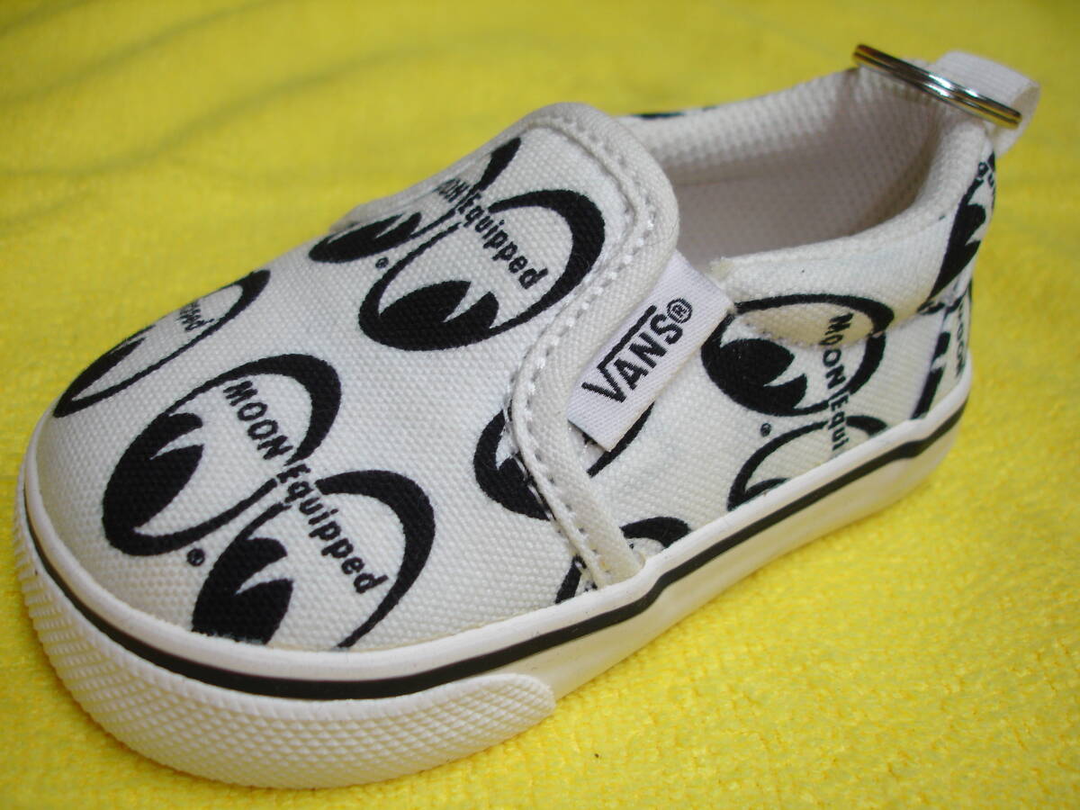 MOONEYES VANS 横浜HRCS LITTLE GUY 2018 会場 抽選当選品 キーホルダー キーチェン 300個限定 ムーンアイズ バンズ 超レア アメ車 旧車拍卖