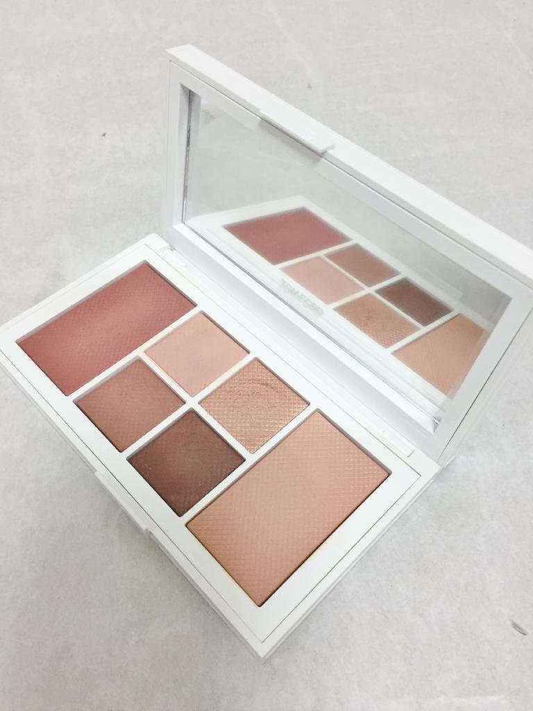 【送料込】TOM FORD BEAUTY トムフォード アイアンドチークパレット アイシャドウ/チークカラー 色番01Wロウディザイア /n968343拍卖