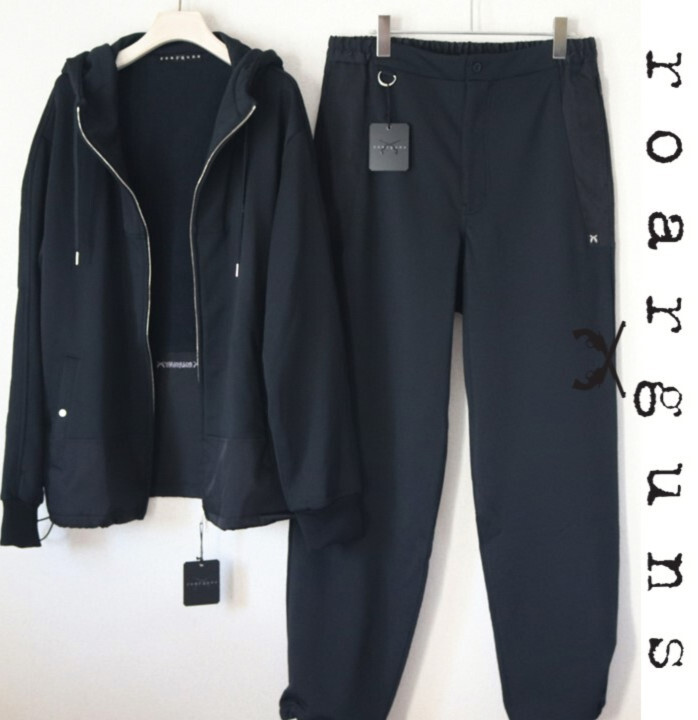 90,200円新品タグ付き【roarguns/ロアーガンズ】クロスガン装飾 上下セットアップ ジップパーカー ロングパンツ 黒 3(L) v6612拍卖