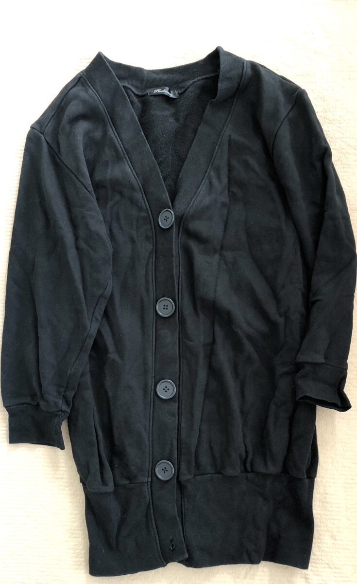 黒 カーデ カーディガン 丈長め 黒 Lサイズ 前ボタン カジュアル 上着 お尻が隠れる ロングカーデ 綿100% あいもの 春 仕事用 事務服 家着拍卖