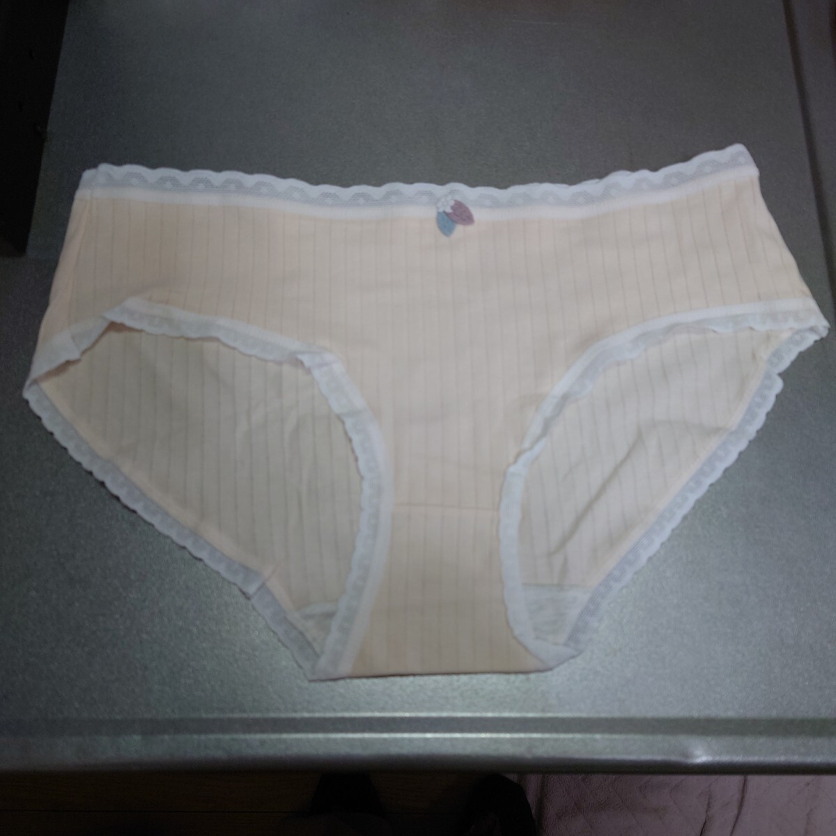 【XXL】 地味可愛いワンポイント ショーツ拍卖