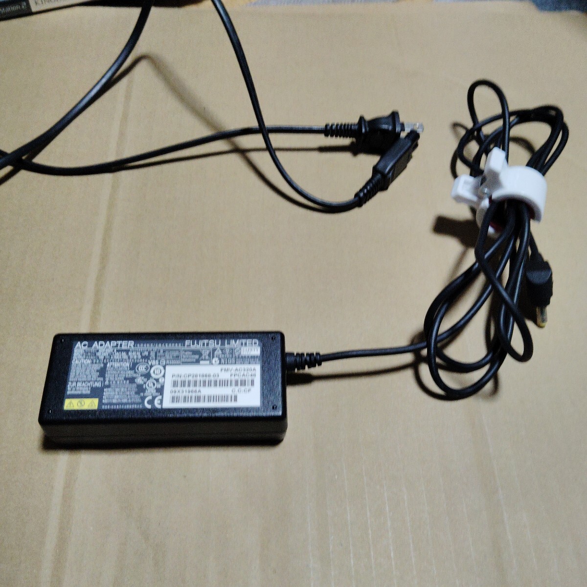 ☆富士通ノートパソコンアダプター FMV-AC320A☆拍卖