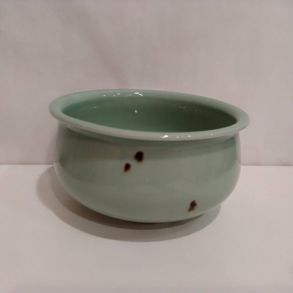 M203054 泉窯 造 青磁 建水 茶こぼし 茶道具 抹茶道具 茶器 抹茶器 茶懐石 茶事 箱なし 拍卖