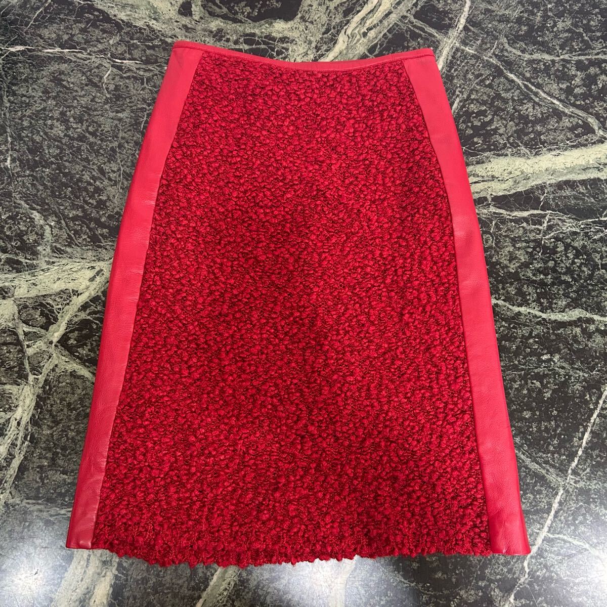 【美品】JUNKO SHIMADA★ジュンコシマダ 羊革スカート 9号 Mサイズ程度 赤 タイトスカート 絹 シルク ウール 異素材 ひざ下丈スカート拍卖