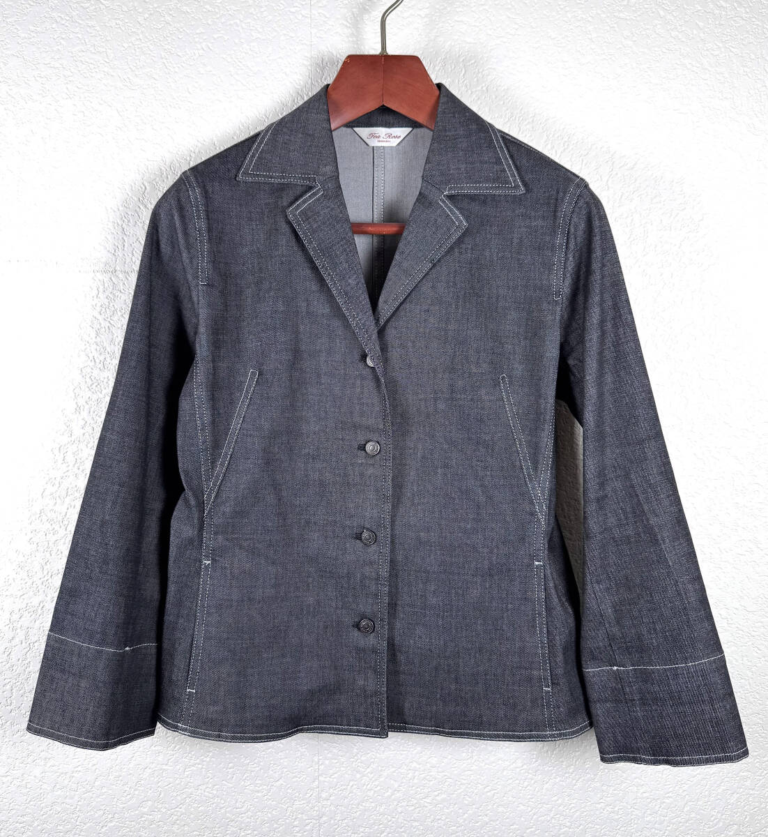 美品・未使用★TeaRose ティーローズ デニム ジャケット 黒系 ストレッチ素材 千趣会 レディース 13AR ブラックデニム テーラード拍卖