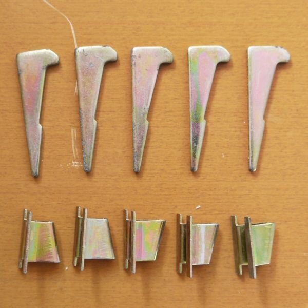 【新潟】サタケ 乾燥機 クサビ 54本 ホルダー 19個 中古 / 楔 くさび 部品 パーツ 留め金具 取付金具 取り付け 農機具 穀物乾燥機 佐竹拍卖