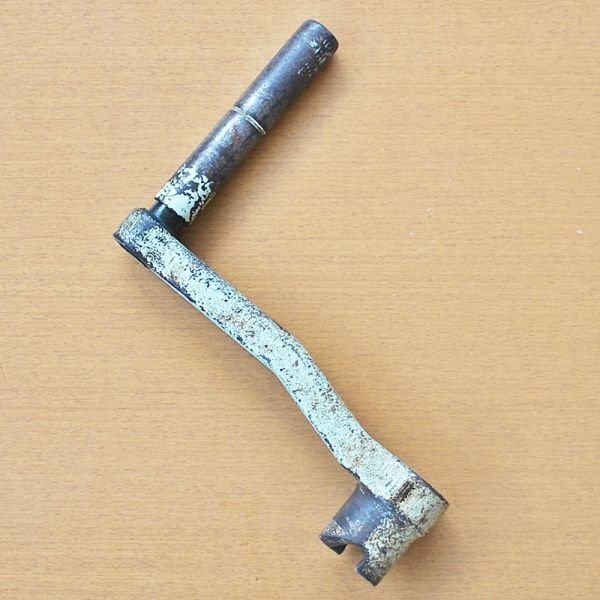 【新潟】ヤンマー? クランクハンドル NS40G 中古 管理機 耕耘機 耕運 耕うん ディーゼル エンジン スタート 始動 回転 手回し 手動 パーツ拍卖