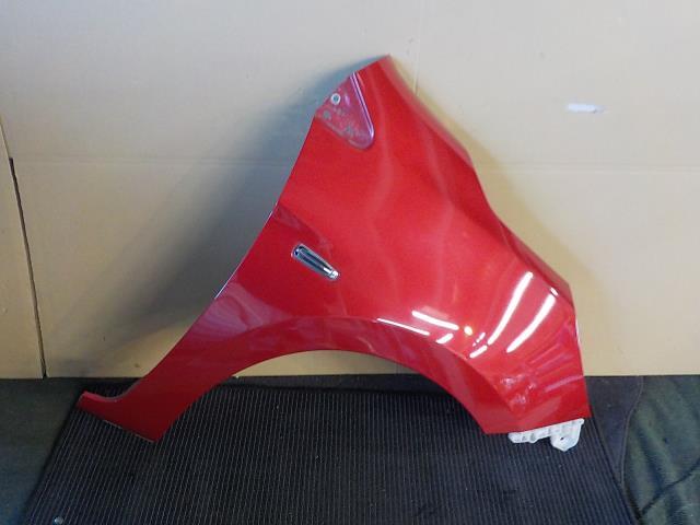 ミラージュ A03A 右フロントフェンダー P19/赤【個人宅宛発送不可】拍卖