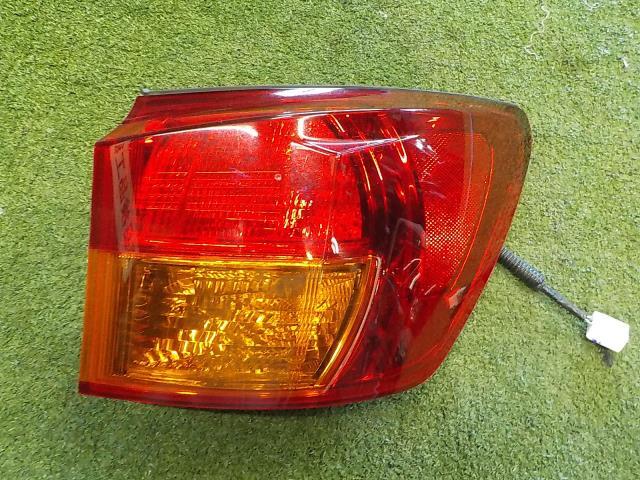 レクサス IS GSE20 右外側テールランプ コンビランプ拍卖