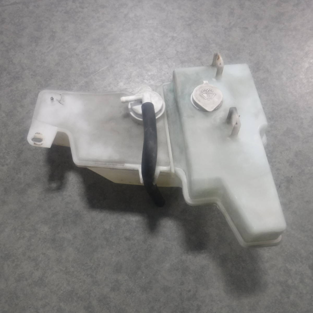 ミツビシ三菱ミニキャブトラックU42Tミニキャブ純正ウォッシャータンクLLCサブタンク ラジエター リザーバーU41Tリザーブ タンク部品取り車拍卖