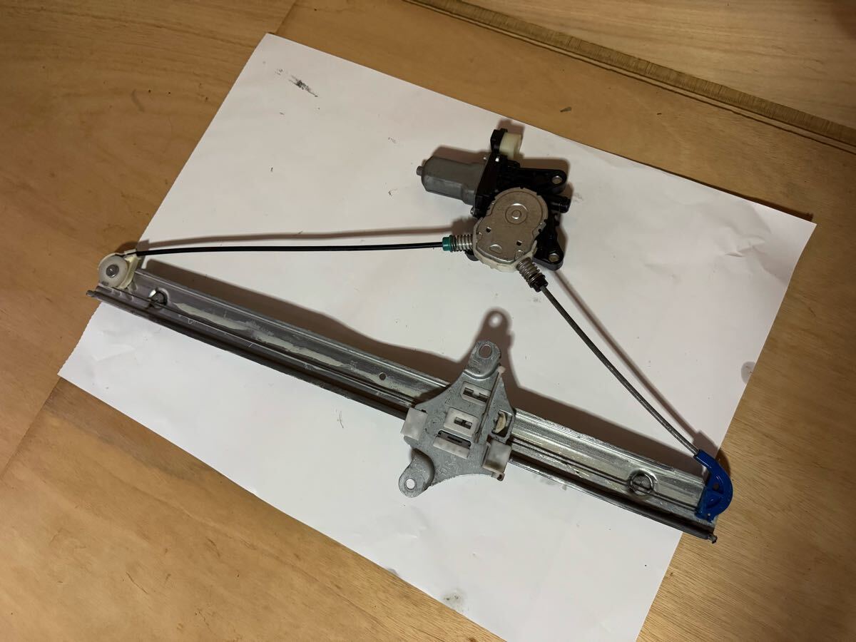 送料込み DBA-L455S タントエグゼカスタム 後期 純正 パワーウィンドウレギュレーターモーター フロント 右 運転席拍卖