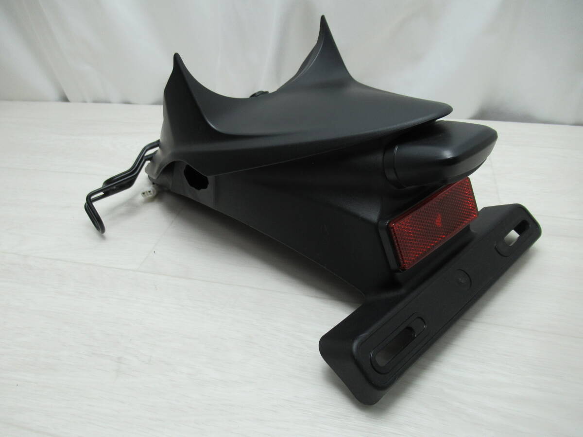 カワサキ Z900RS 品番35019-0662 リアフェンダー美品 中古純正品拍卖