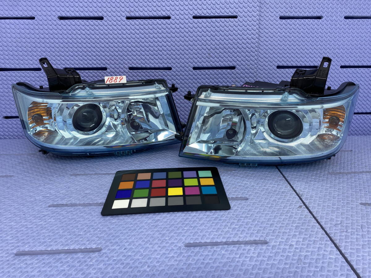 1889 * 青みがかった色合いで * ワゴンR MH22S 後期 ヘッドライト 左右 コイト 100-59164 キセノン HID拍卖