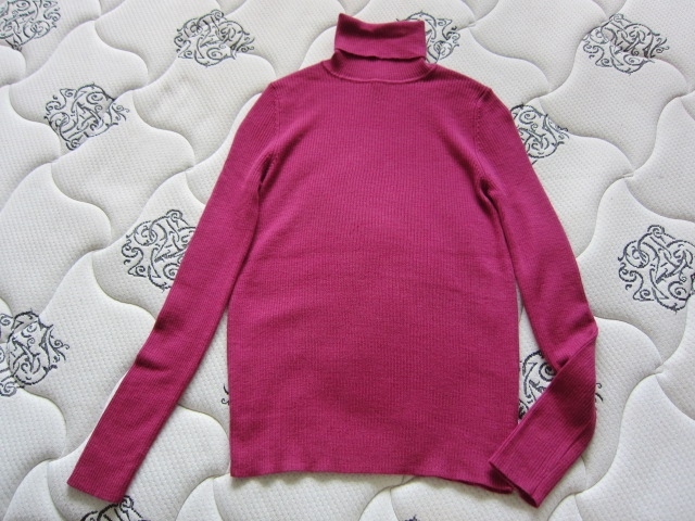 綺麗め ユニクロ ハイネックセーター M ウール100% 伸縮性あり 上質素材 美品 ブランド UNIQLO ウールセーター お洒落 レア 可愛い WOOL拍卖