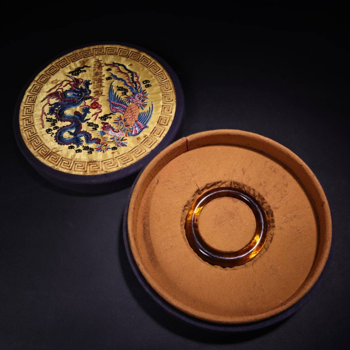 清時代 古琥珀彫 猫目腕輪 黄色宝石 箱付 極細工 古賞物 古美味 東洋彫刻 時代物 骨董 中国古美術拍卖