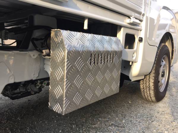 S500P/S510P用 ハイゼット(H26/9~R3/12/19) ジャンボ/標準車 アルミ縞板 バッテリー カバー拍卖