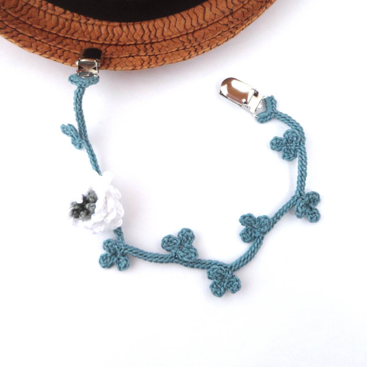 お花が可愛い♪クローバーの帽子クリップ*マルチクリップ*ベビークリップ*レース編み*シロツメクサ*ハンドメイド*b753∴再×10∴拍卖