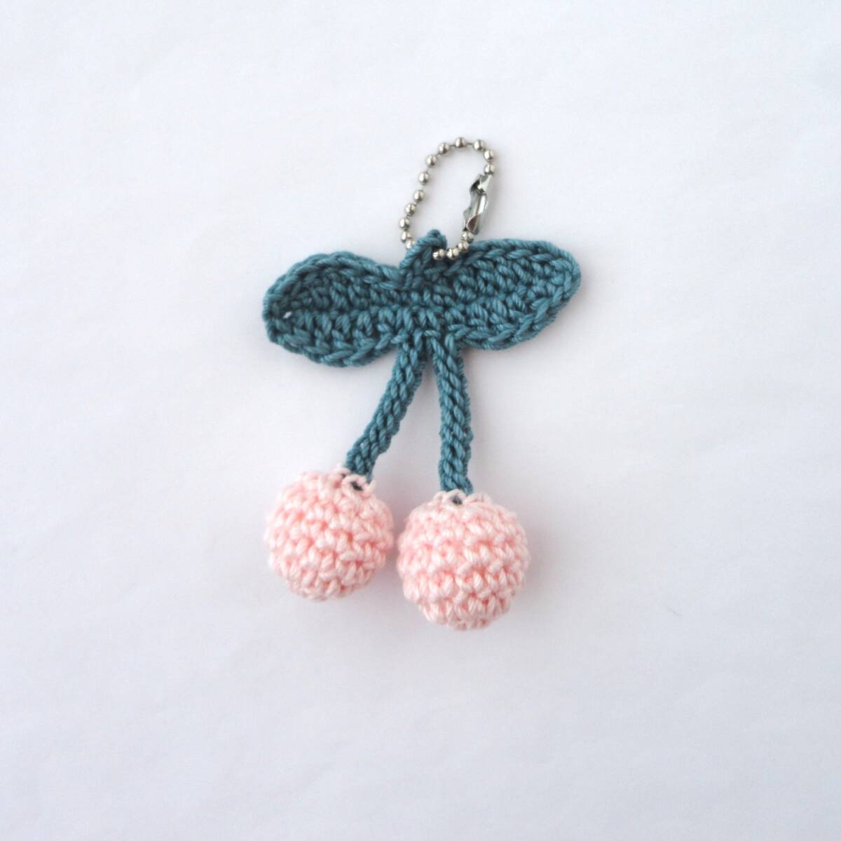 さくらんぼのキーホルダー*バッグチャーム*PK*レース編み*チェリー*ハンドメイド*b757拍卖