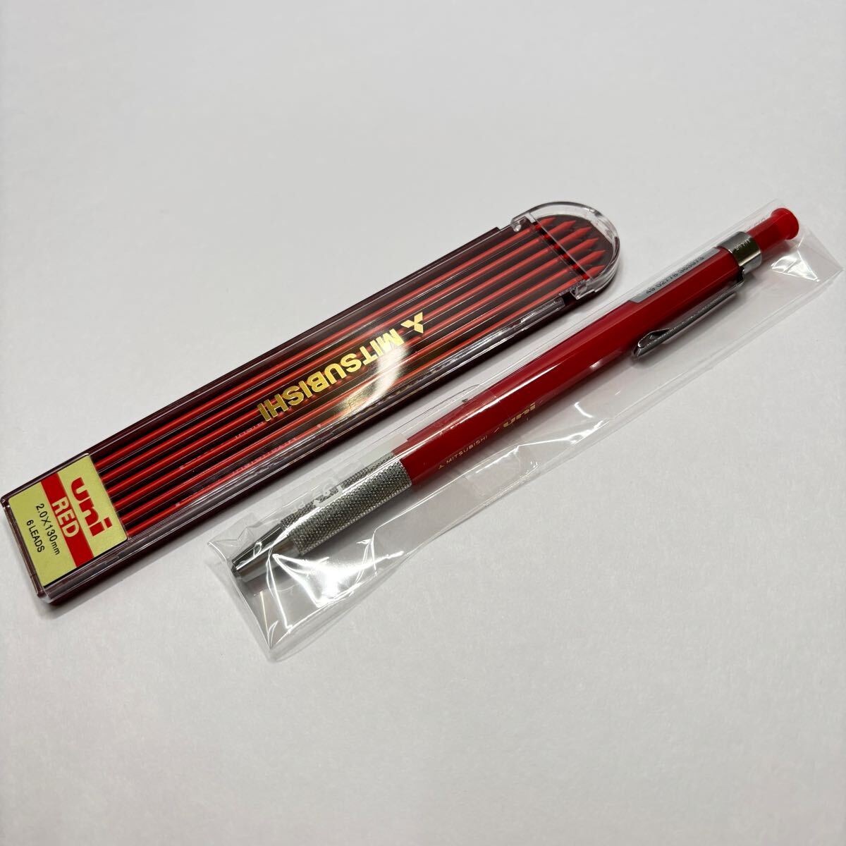 【新品未使用】文具店在庫品 MITSUBISHI 三菱鉛筆 uni ユニホルダー MH-500 芯本体セット 赤芯 製図 450拍卖