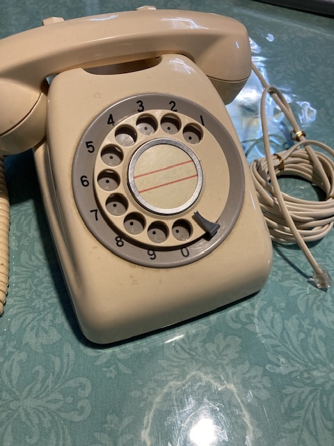日本電信電話株式会社 昭和レトロ電話 600アイボリーホワイト拍卖