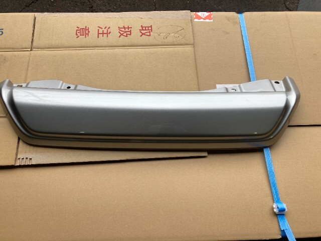 3931 フィット GR3 リアロアガーニッシュ 08F24-TZA-000 新品未使用品拍卖