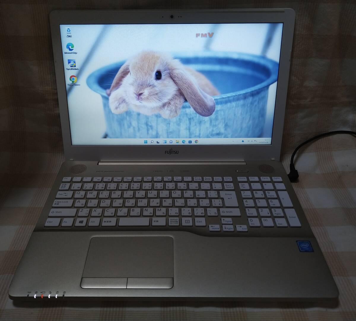 FUJITSU Windows11 AH42/B2 HDD1000GB 使用80時間程度 程度良好 メモリ8GB WIFI 15.6インチ 中古パソコン拍卖