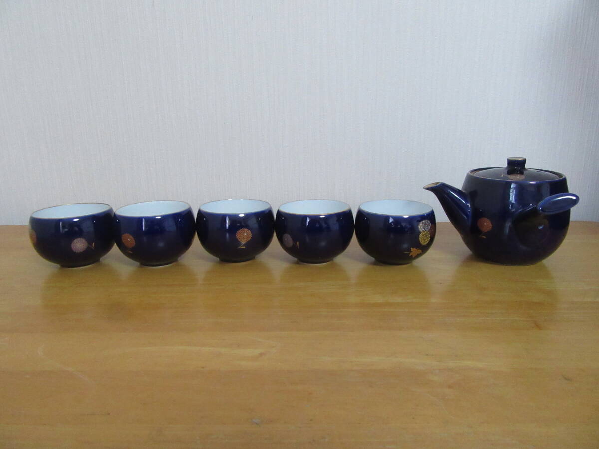 ★有田焼(?) 西山★急須茶器揃★3ルリ小菊★急須1個・湯呑5個★茶器セット★古美術★工芸品☆未使用☆拍卖