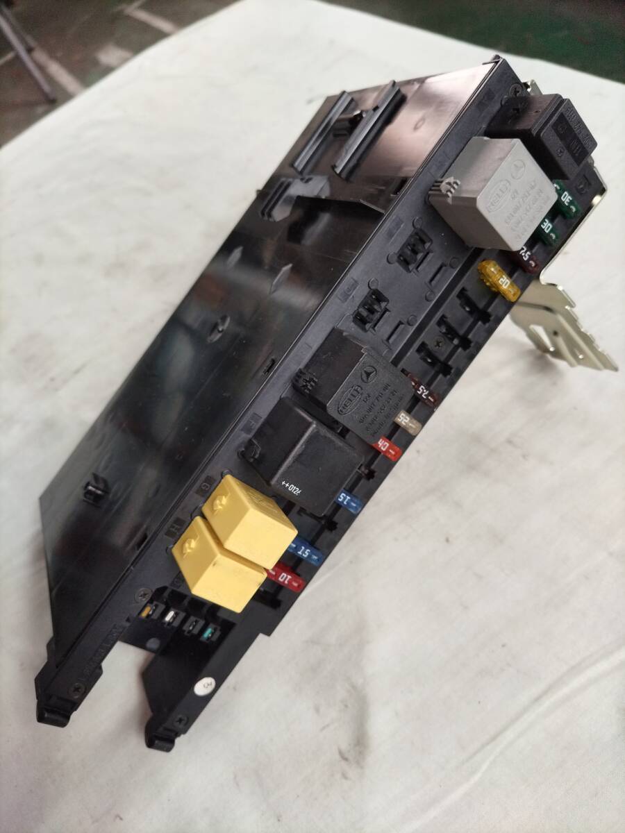 ベンツ Cクラス W203 ワゴン  C240 リア サム SAM ヒューズボックス 拍卖