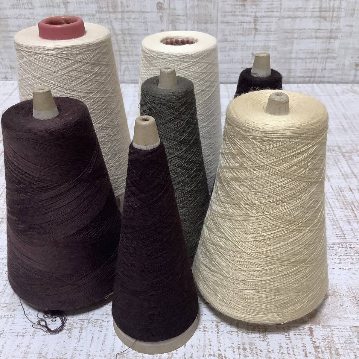 新品◇工業用コーン巻き糸 毛糸 手芸材料 素材糸 セット売り まとめ売り 7個 1,648g C-53拍卖