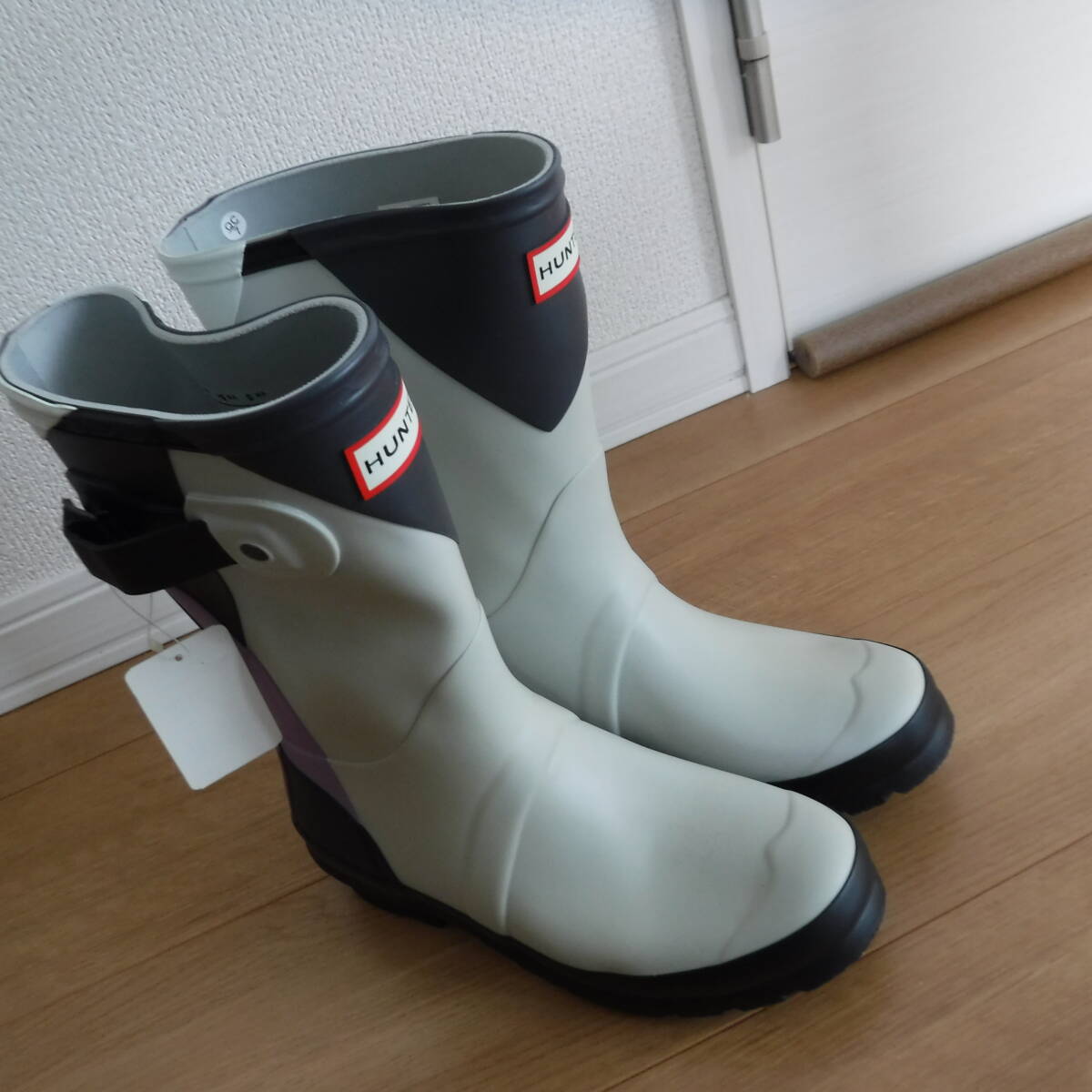 税不要特価 新品!HUNTER ハンター ライトグレー×ブラック×パープル ショート レインブーツ 長靴♪レディースキッズ22センチ拍卖