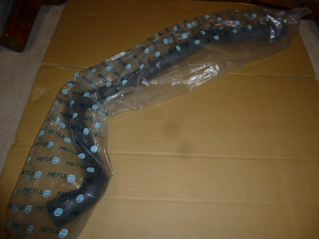 ヴァナゴンT4/ユーロバンT4 2.5用ラジエーターホース新品ロワー側用MEYLE製拍卖