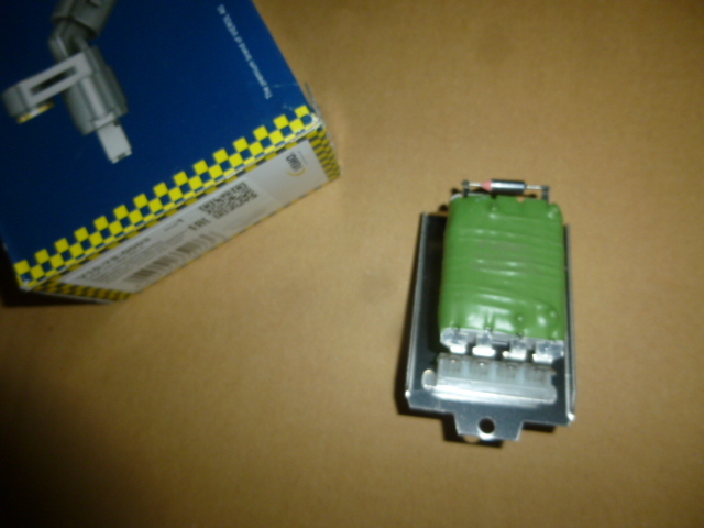 ヴァナゴンT4/ユーロバンT4/GOLF3用ブロアモーターレギュレーター新品拍卖