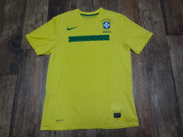 ブラジル代表 正規品 ユニフォーム シャツ 2011 ホーム Mサイズ 中古拍卖