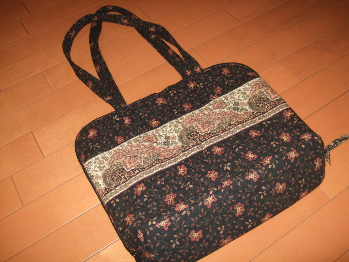 良品送料込即決☆Vera Bradley ショルダータイプ キルティング生地トラベルオーガナイザー☆拍卖