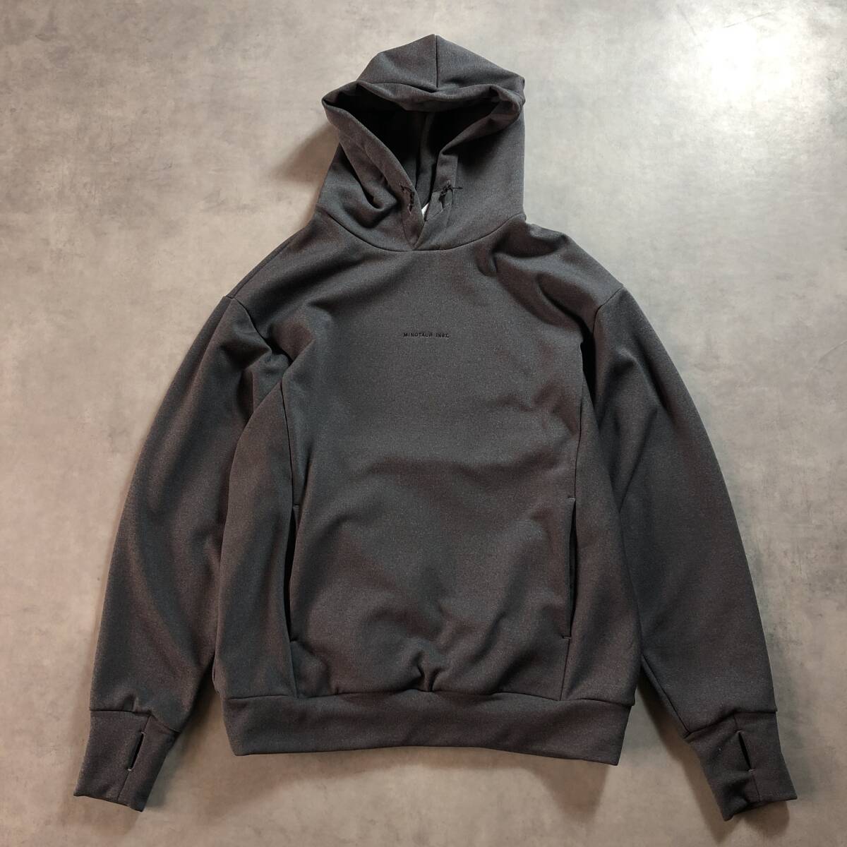 GQ1796◇MINOTAUR INST. : CORDURA FLEECE HOOD◇S◇チャコールグレー系 定価¥29000+税 ミノトール プルオーバーパーカー拍卖