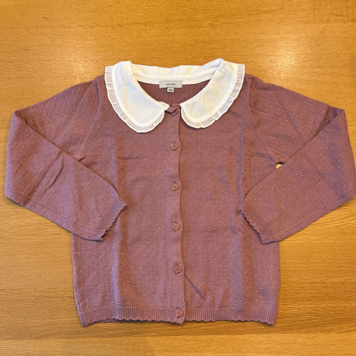 エニィファムの襟付きカーディガン ハートのボタン 女の子 キッズ130サイズ ニットカーディガン くすみピンク フリル カーディガン拍卖