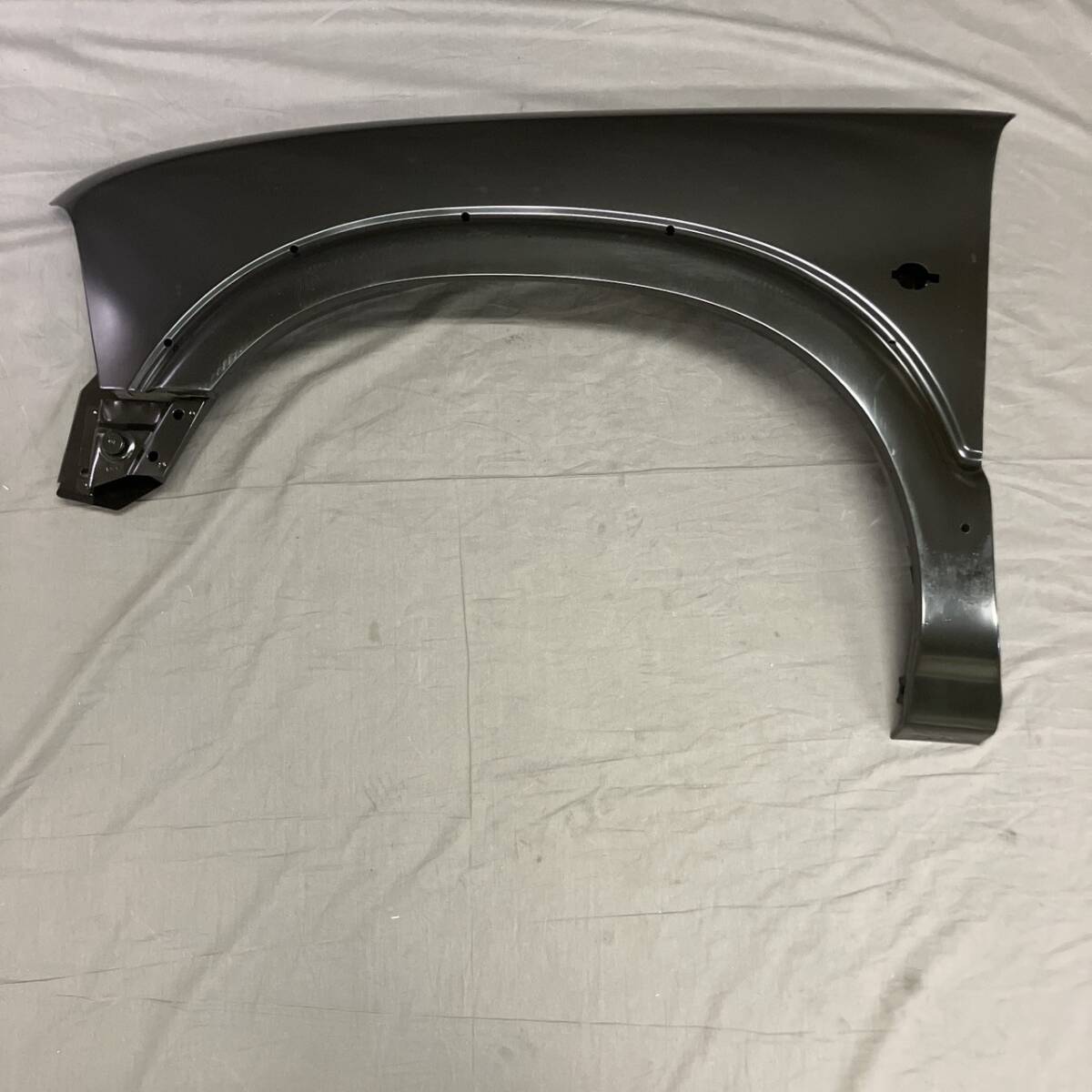 ゼネラルモーターズ S-208 ◎ 保管品 GM フェンダー フロント 左 12475273 General Motors 修理 交換 部品 カー用品 外装 ブラック 整備拍卖