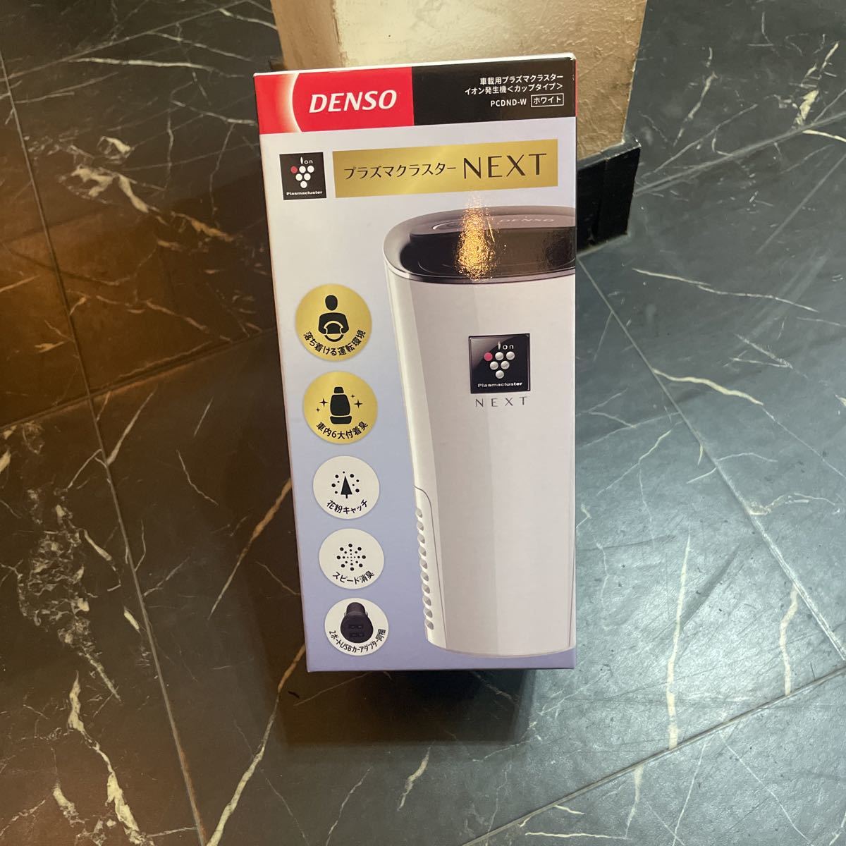未使用品 車載用空気清浄機 『PCDND-W』 DENSO SHARP プラズマクラスターイオン発生機 NEXT ホワイト 車内6大付着臭の消臭 シャープ 車用拍卖