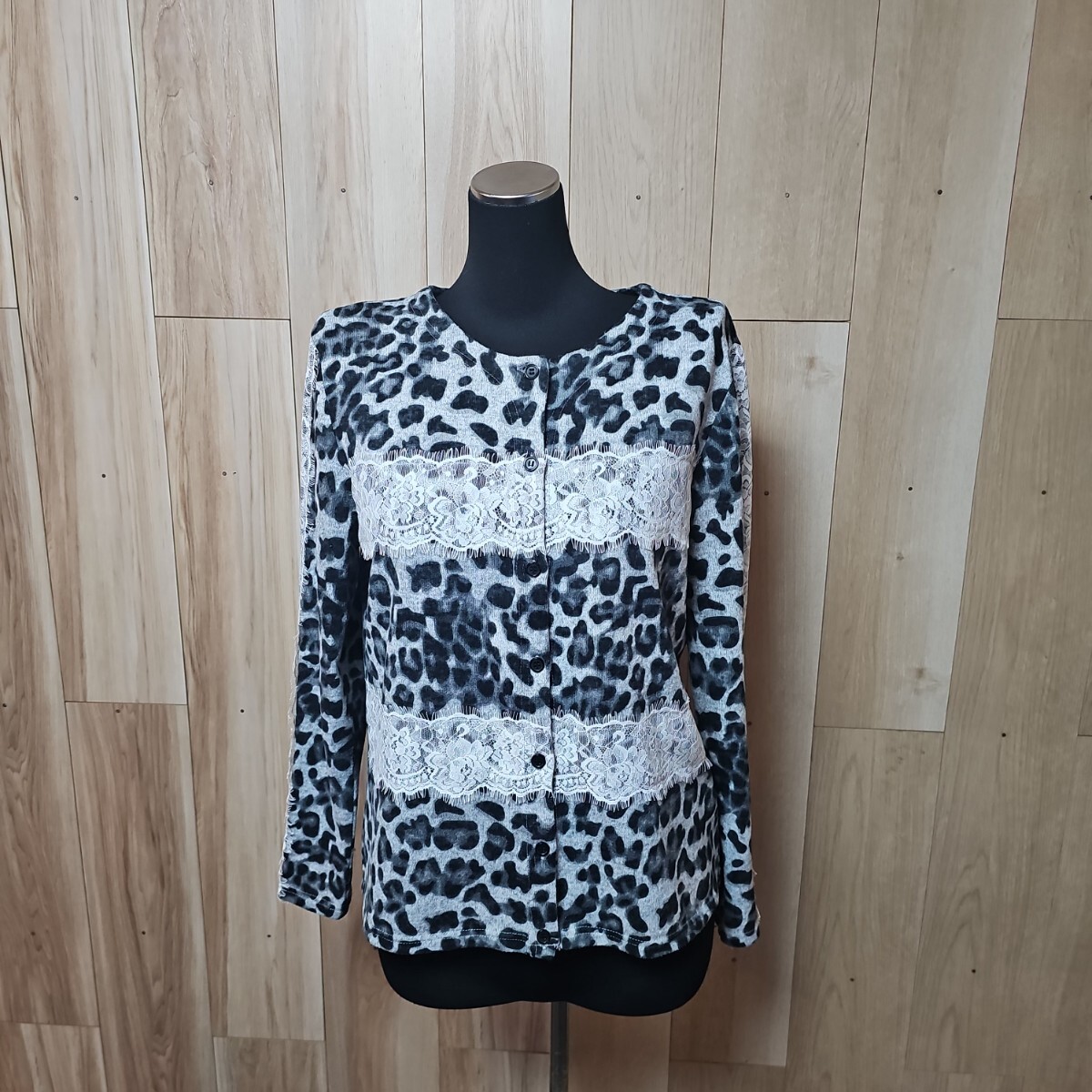 超美品 Mme violet マダムヴィオレ★ショップチャンネル アニマル柄×レース カーディガン 総柄拍卖