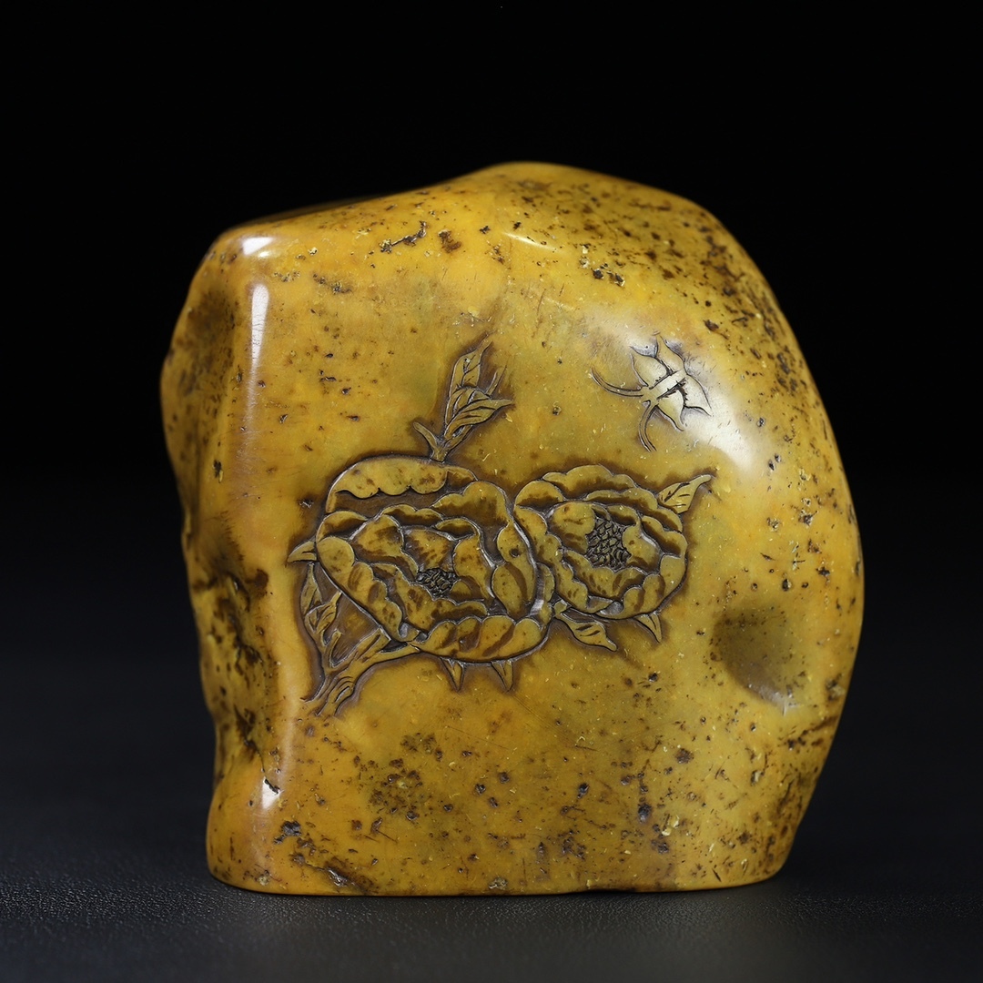 唐物 【清代篆刻家 呉昌碩】 寿山石 原石 花咲く富貴 薄意 印鑑 天然石 手彫 篆刻 古印材 中国美術品 時代物 D63拍卖