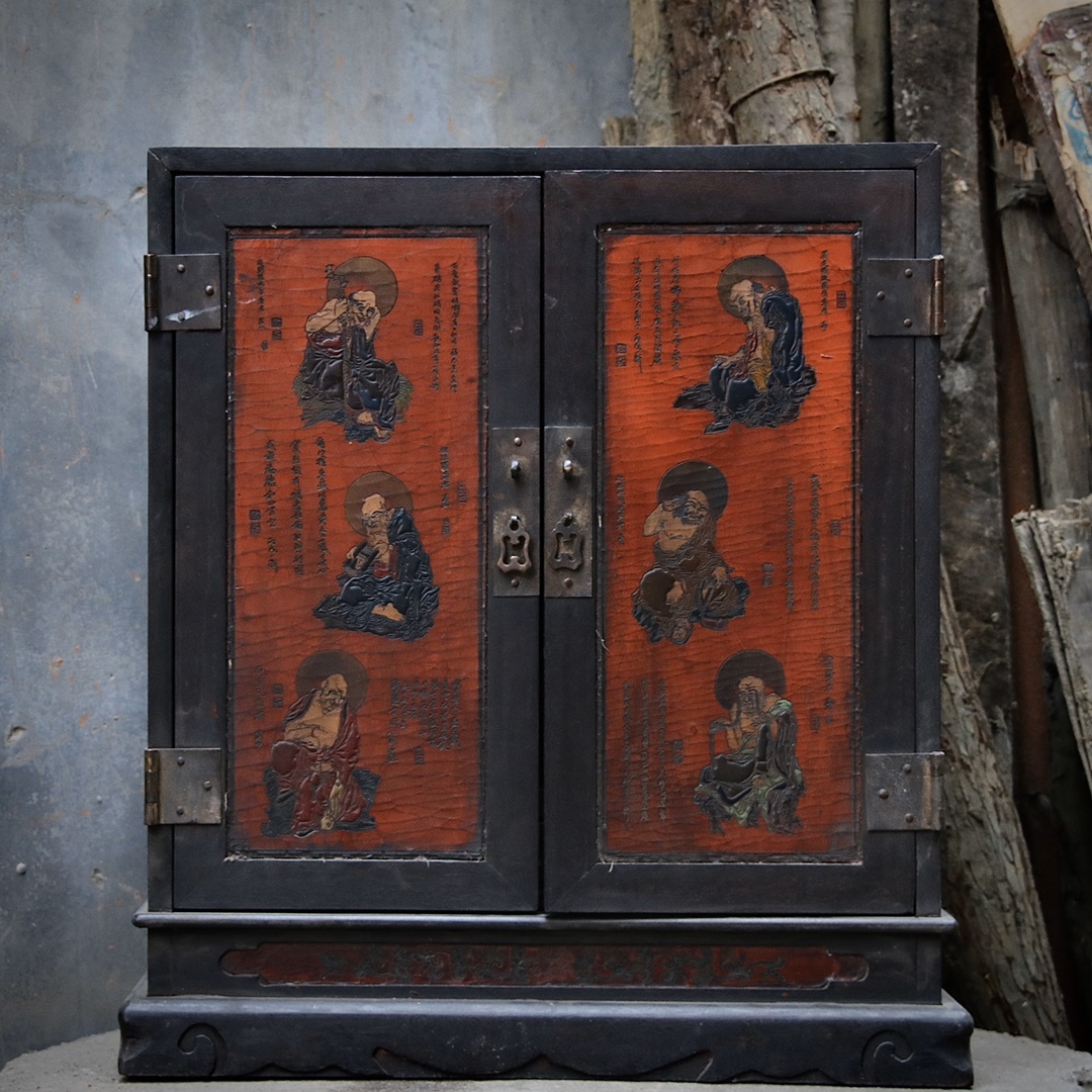 唐物 清代 檀木胎 彫填漆器 十八羅漢 鏨刻 般若波羅蜜多心經 仏龕 木製 中国美術品 時代物 D63拍卖